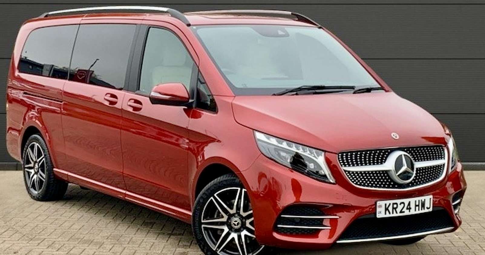 Reliable Airport Transfers from Frome to Luton